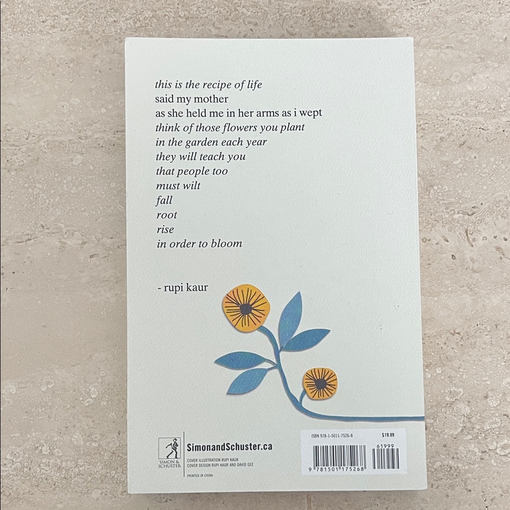 Poetry Book the sun and her flowers by Rupi Kaur - Picture 3 of 3